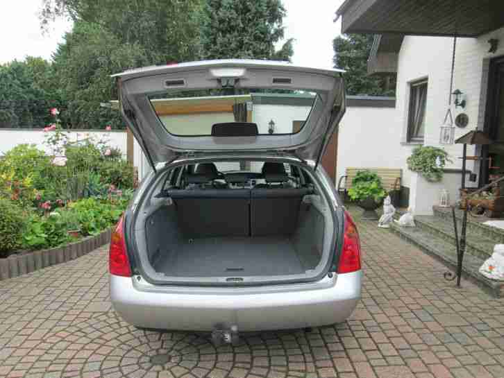 Nissan Primera 1,8 Kombi EZ 10/2002 85 Kw 124900 Km Klimaauto AHK