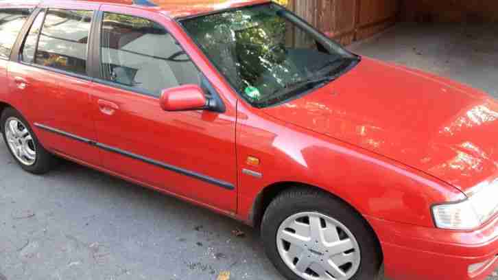 Nissan Primera P11, rot