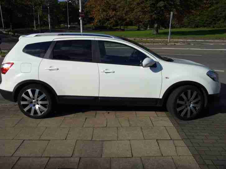 Nissan Qashqai+2 2.0 dCi DPF 4x4 tekna 7 Sitzer BOSE VOLLAUSSTATTUNG GARANTIE