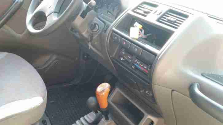 Nissan Terrano 2 1 Hand nur 133000 km anschauen lohnt. wenig mängel