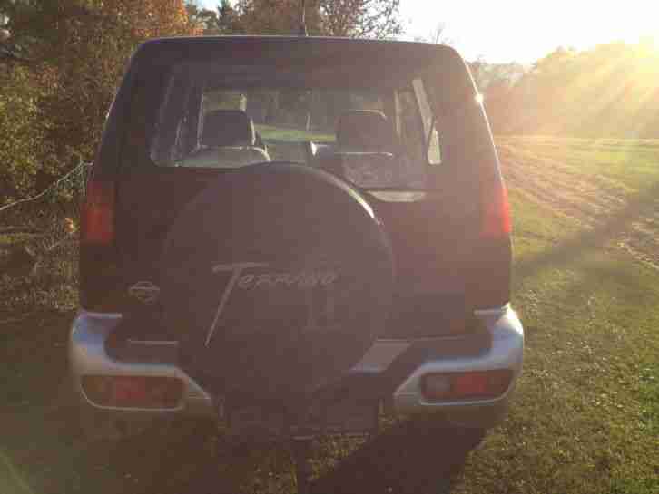 Nissan Terrano 2 Unfall/ Bastlerfahrzeug