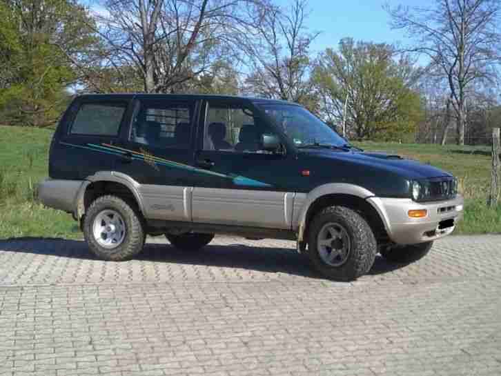 Nissan Terrano II 2, 4 i
