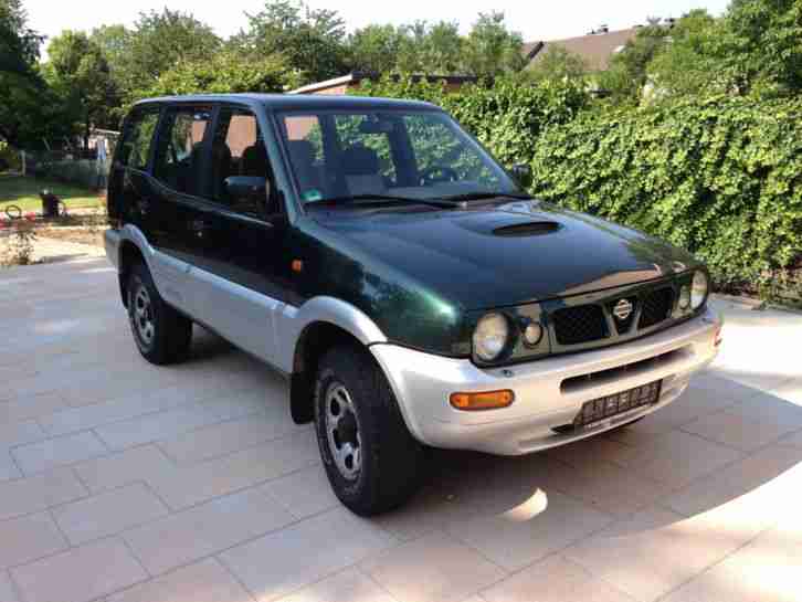 Terrano II, 4X4, 7 Sitze, 1998, 2.4 Benzin