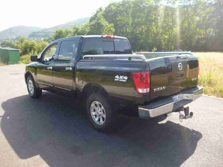 Nissan Titan 5,6 l V8 Allrad 4x4 Eyecatcher Tüv 12/2016 AHK Pick Up US Car