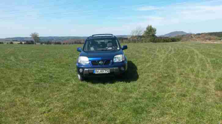 Nissan X-Trail, 4x4, 2,2 Diesel,Panoramadach, Anhängerkuppl. TÜV bis 01/2016