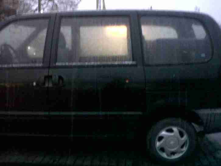 Nissan serena 2.3 Diesel,Km stand 221000,bj 1999