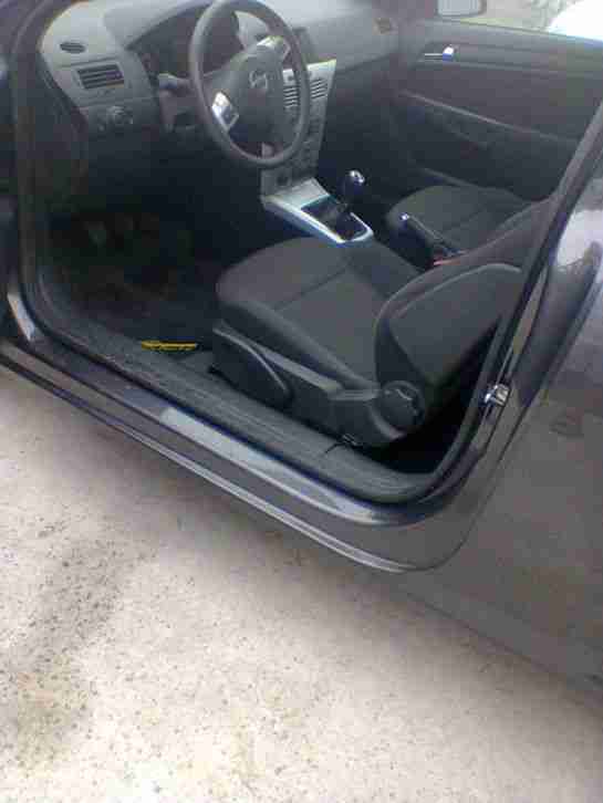 OPEL ASTRA GTC-SAUBER GEPFLEGT TÜV FREI SCHECKHEFT, 27000km-alu-reifen neuwertig