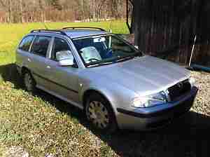 Octavia Kombi 1,6 Selection (HSN 8004,Typ 354), 75KW,175500 km, Silbermet, 5-Tür