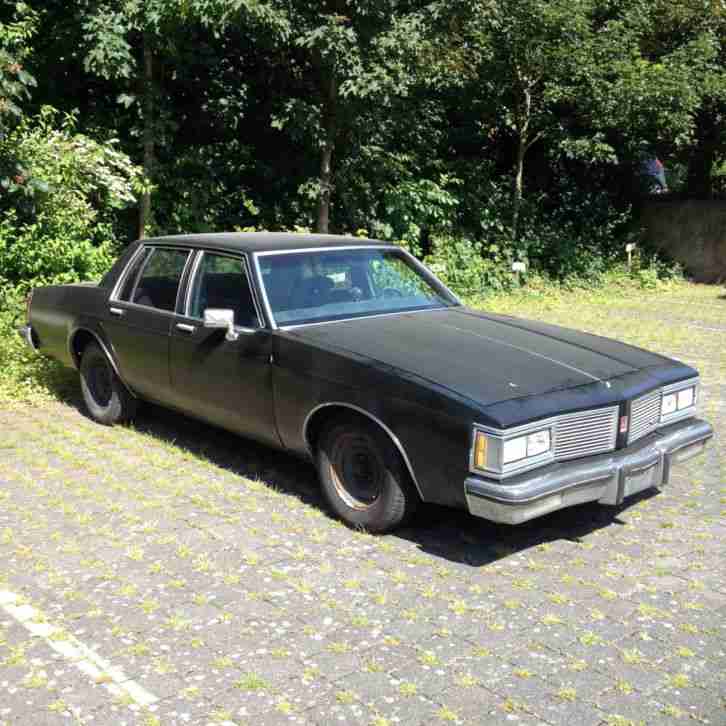 Oldsmobile Delta 88, Bj. 1982