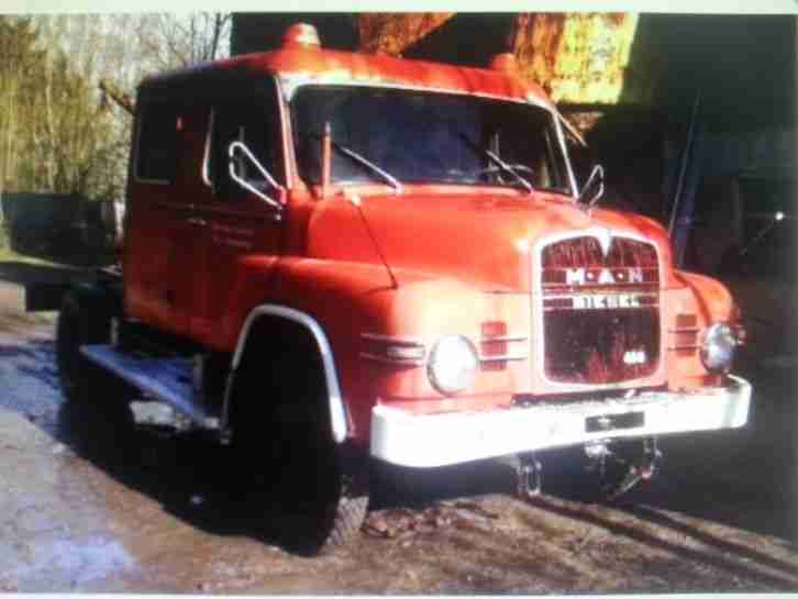 Oldtimer Feuerwehrwagen MAN 450HA LF Bautruppwagen