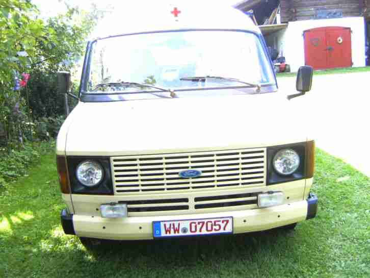 Oldtimer Transit Krankenwagen