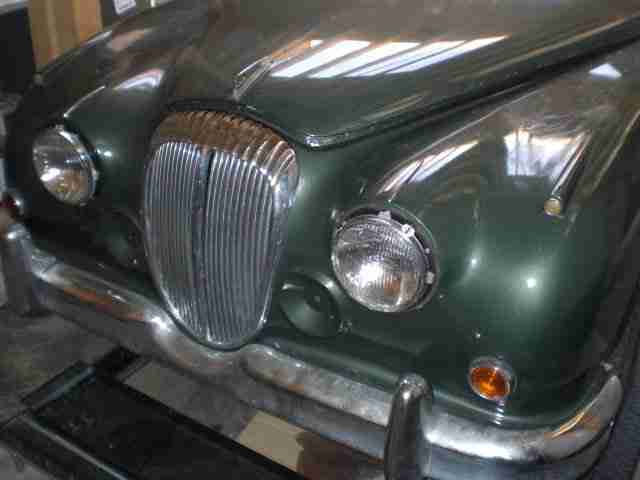 Oldtimer Jaguar Daimler V8 250 Form wie Jaguar MK 2