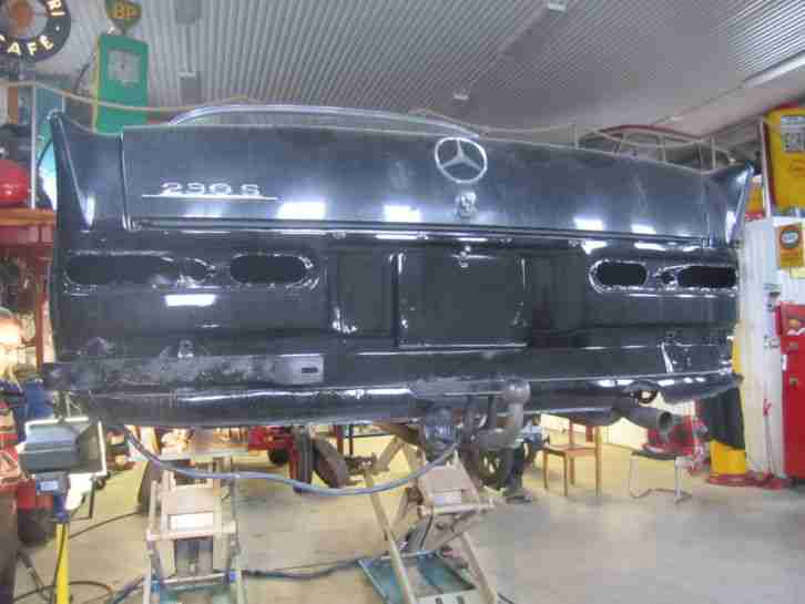 Mercedes 230 S 1966 A LOT OF MONEY PUT IN TO