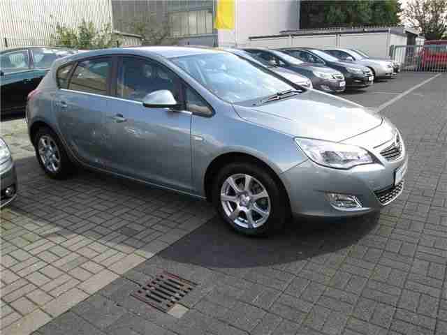 Opel Astra 1.4 ecoFLEX Selection mit Klima und mp3 Ra