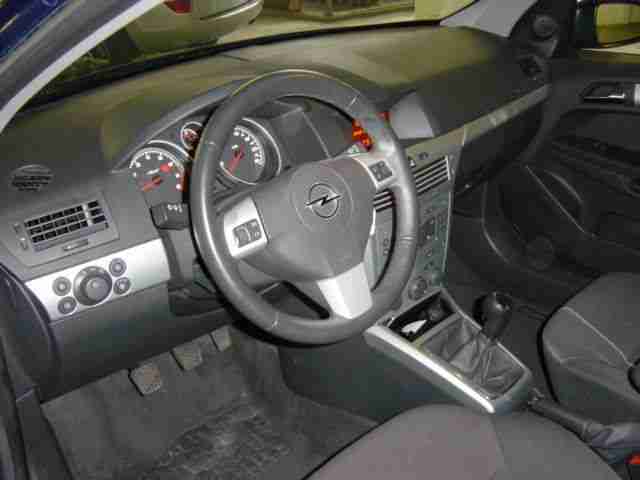 Opel Astra 1.6 Caravan Edition