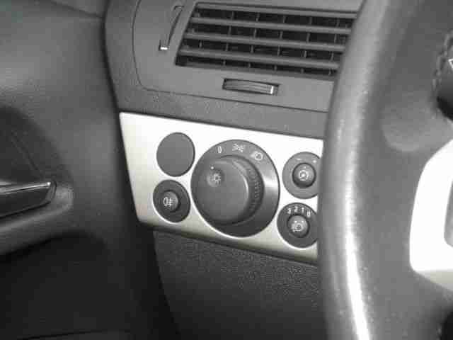 Opel Astra 1.6 EDITION KLIMA TEMPOMAT BC MP3/AUX