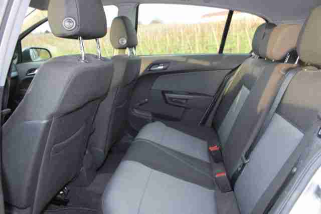Opel Astra 1.6,Klimaautomatik,PDC,1.Hd,Zahnriemen Neu