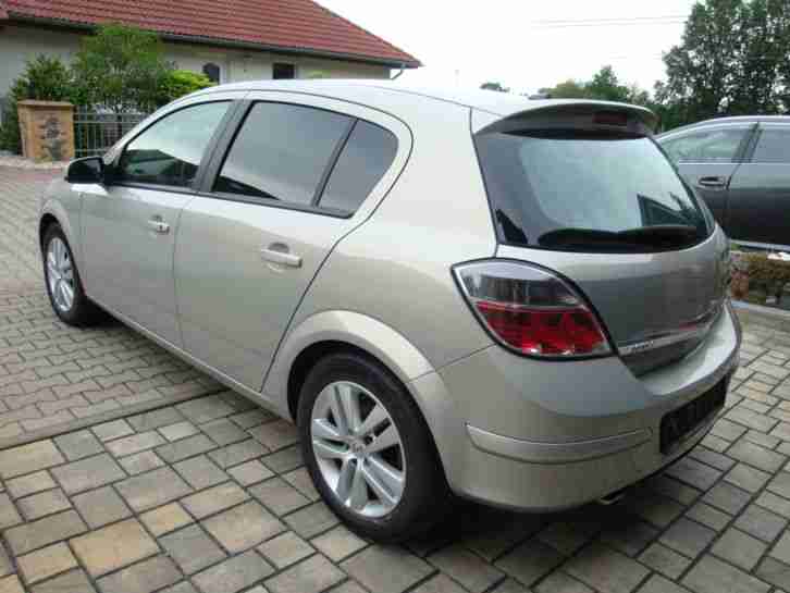 Opel Astra 1.6 Turbo Navigationssystem