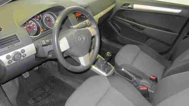 Opel Astra 1.8 Caravan Edition KLIMA