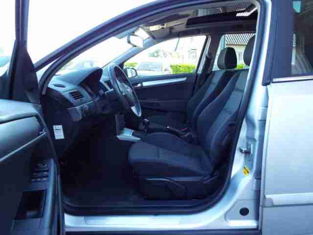 Opel Astra 1.9 CDTI DPF Sport Navi Xenon