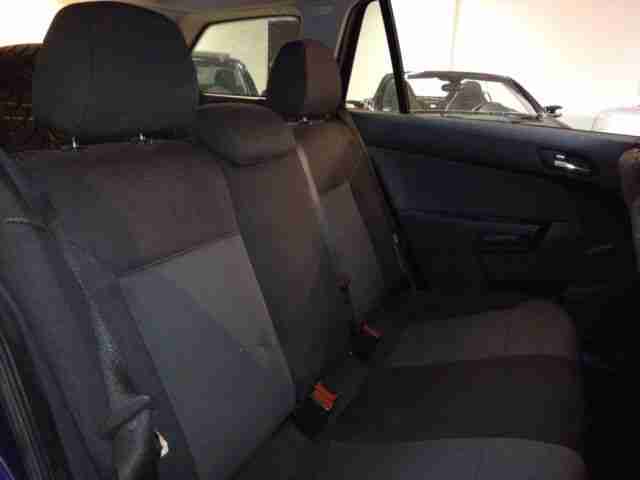 Opel Astra 1.9CDTI DPF Klima Alu 1.Hand Tempomat AHK