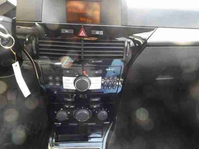 Opel Astra Caravan 1.6 Edition 111 Jahre (EURO 5)