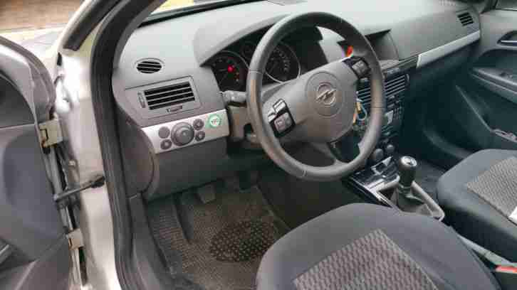 Opel Astra Caravan 1.6 Edition 111Jahre AHK
