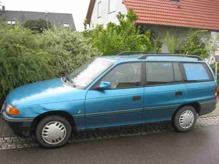 Astra Caravan mit TÜV und grüner Plakette