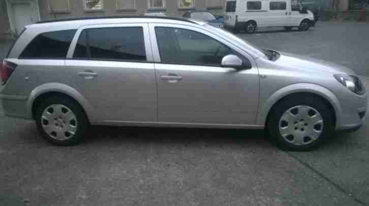Opel Astra H Caravan 50Tkm Easytronic Standheizung Panorama Scheckheft