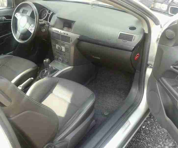 Opel Astra H GTC 1.9 CDTI Cosmo