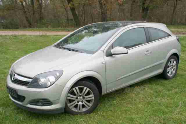 Astra H GTC Cosmo nur 15.200 km Panoramascheibe
