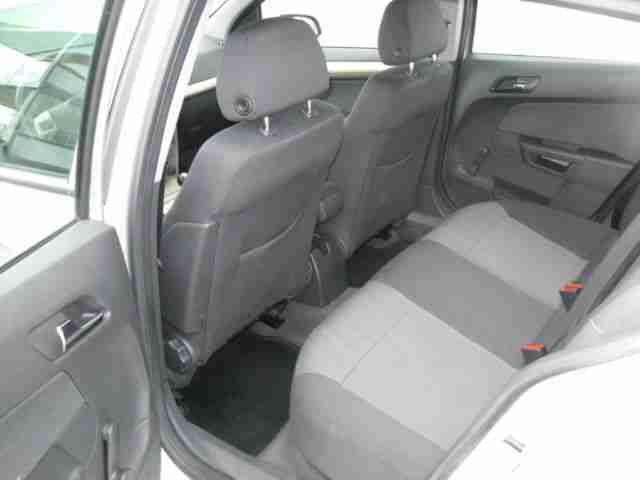 Opel Astra H Lim. CATCH ME Now Bremsen komplett Neu
