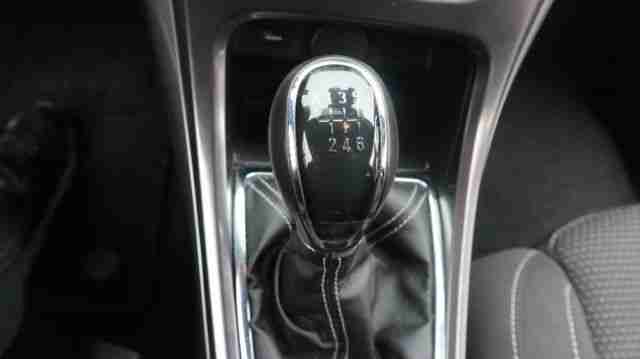 Opel Astra J 1.4 Turbo Innovation Xenon, Navi, PDC v+