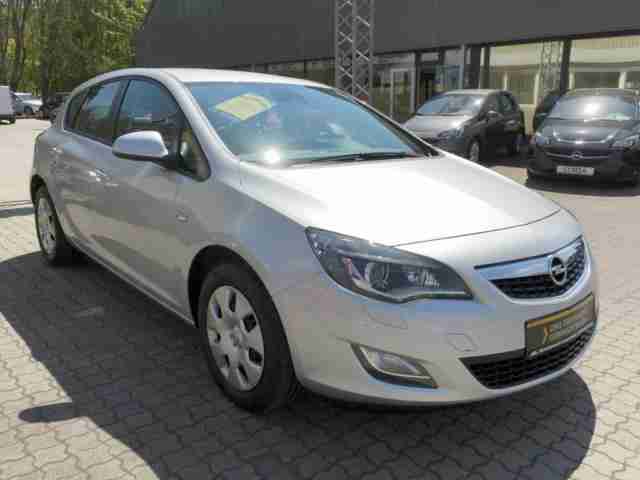 Opel Astra J 1.6 Edition