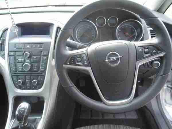 Opel Astra J Edition - Klimaanlage - Sitzheizung -