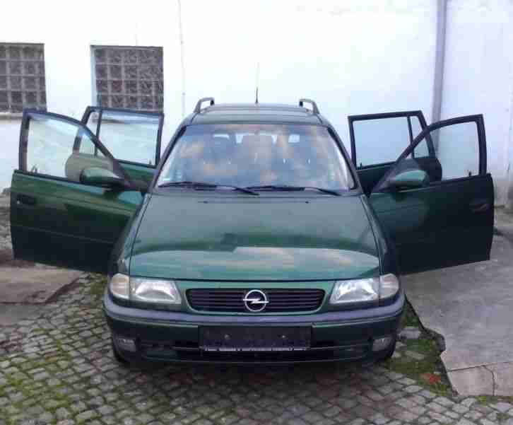 Opel Astra Kombi mit Anhängerkupplung