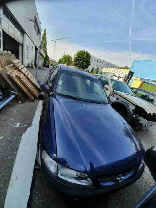 Opel Astra, Limousine blau, gebraucht