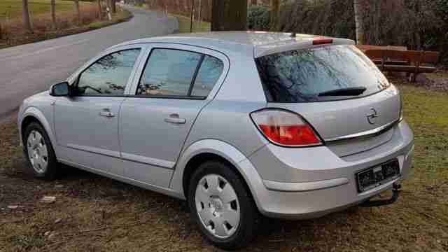 Opel Astra1.6 Sport 1Hand Xenon TüvNeu ZahnriemenNeu