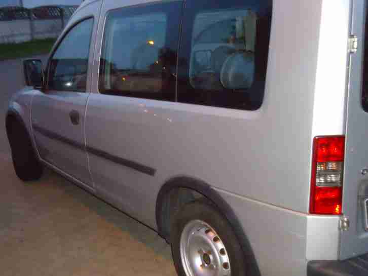 Opel Combo 1,7 DTI Kombi Silber