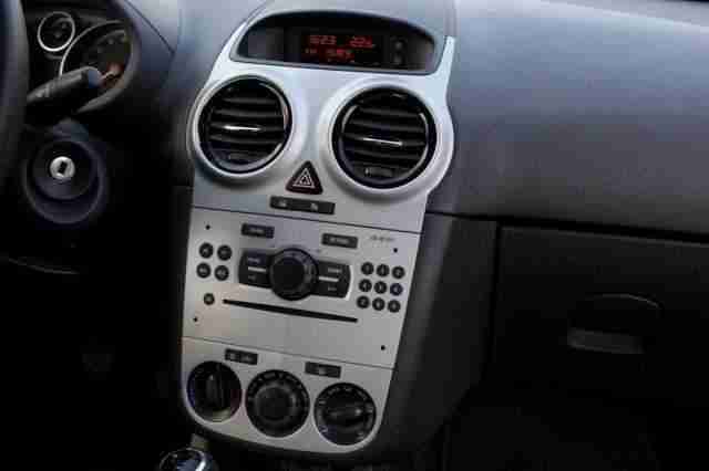 Opel Corsa 1.0 12V Edition mit Klimaanlage