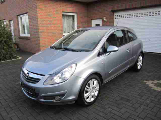 Corsa 1.2 16V Cosmo