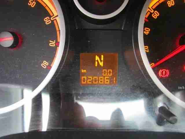 Opel Corsa / Automatik / 20.860 KM !