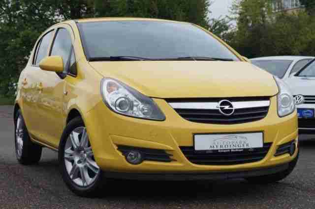 Opel Corsa D 1.2 Innovation / KLIMA / SHZG / TEMPOMAT