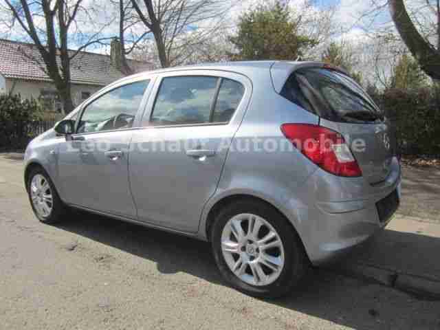 Opel Corsa D Innovation+ Klimaaut. Fahrradträger+
