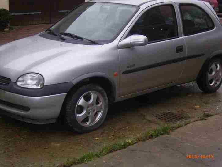 Corsa, silber, Bj. 2000