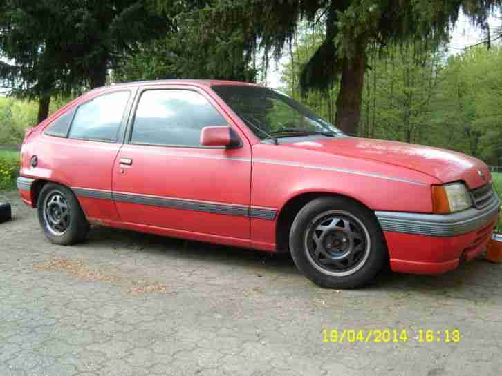 Opel Kadett an Bastler mit vielen Extra Teilen