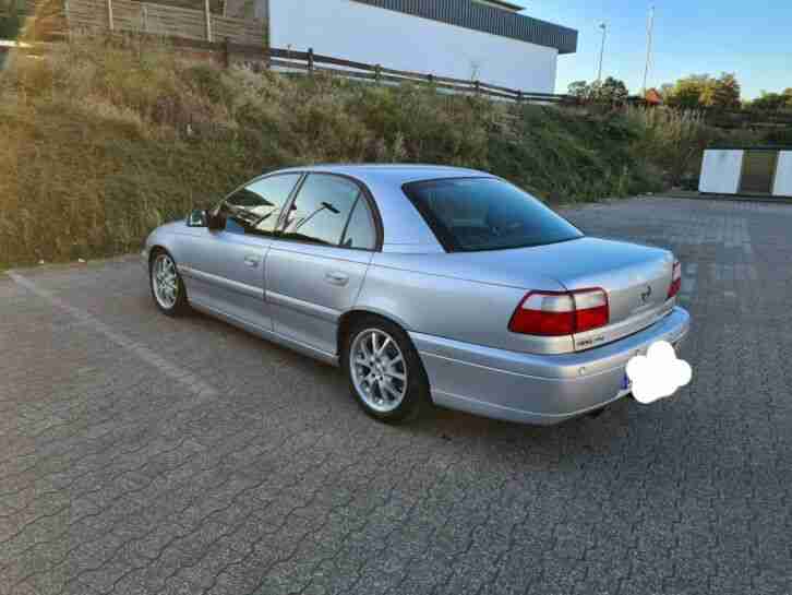 Opel Omega B 2.2 16 V
