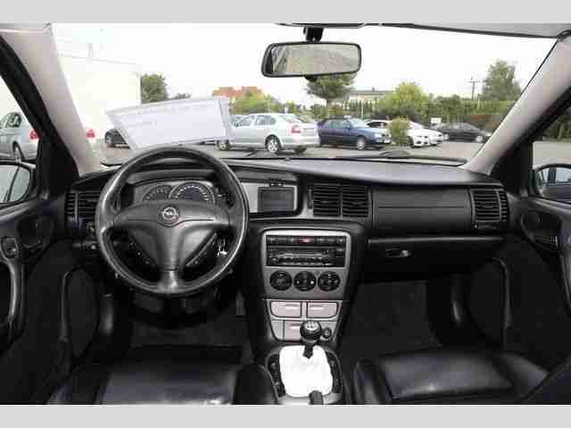 Opel VECTRA 2.2 CARAVAN Xenon Leder