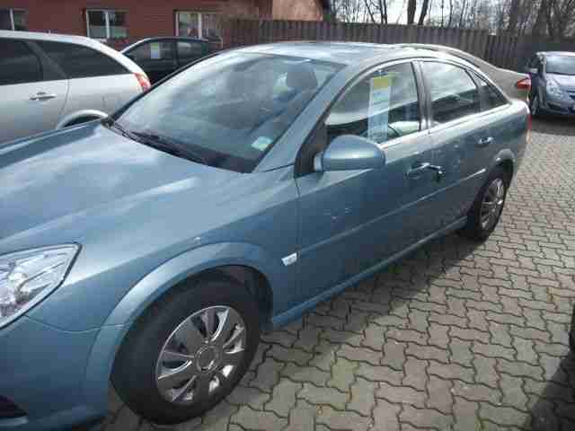 Opel Vectra 1.8 Edition Xenon PDC Klima AHK RCD Tempo