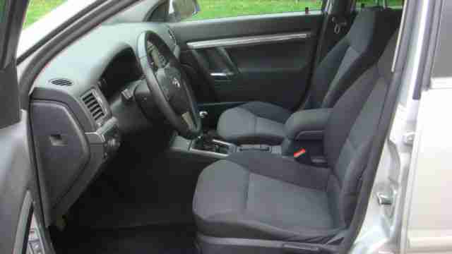 Opel Vectra 1.9 CDTI Scheckheft+Navi+PDC+AHK